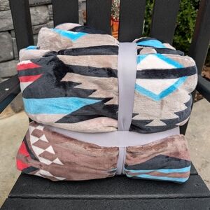 MIA Southwestern Plush Geometric Patterned Blanket